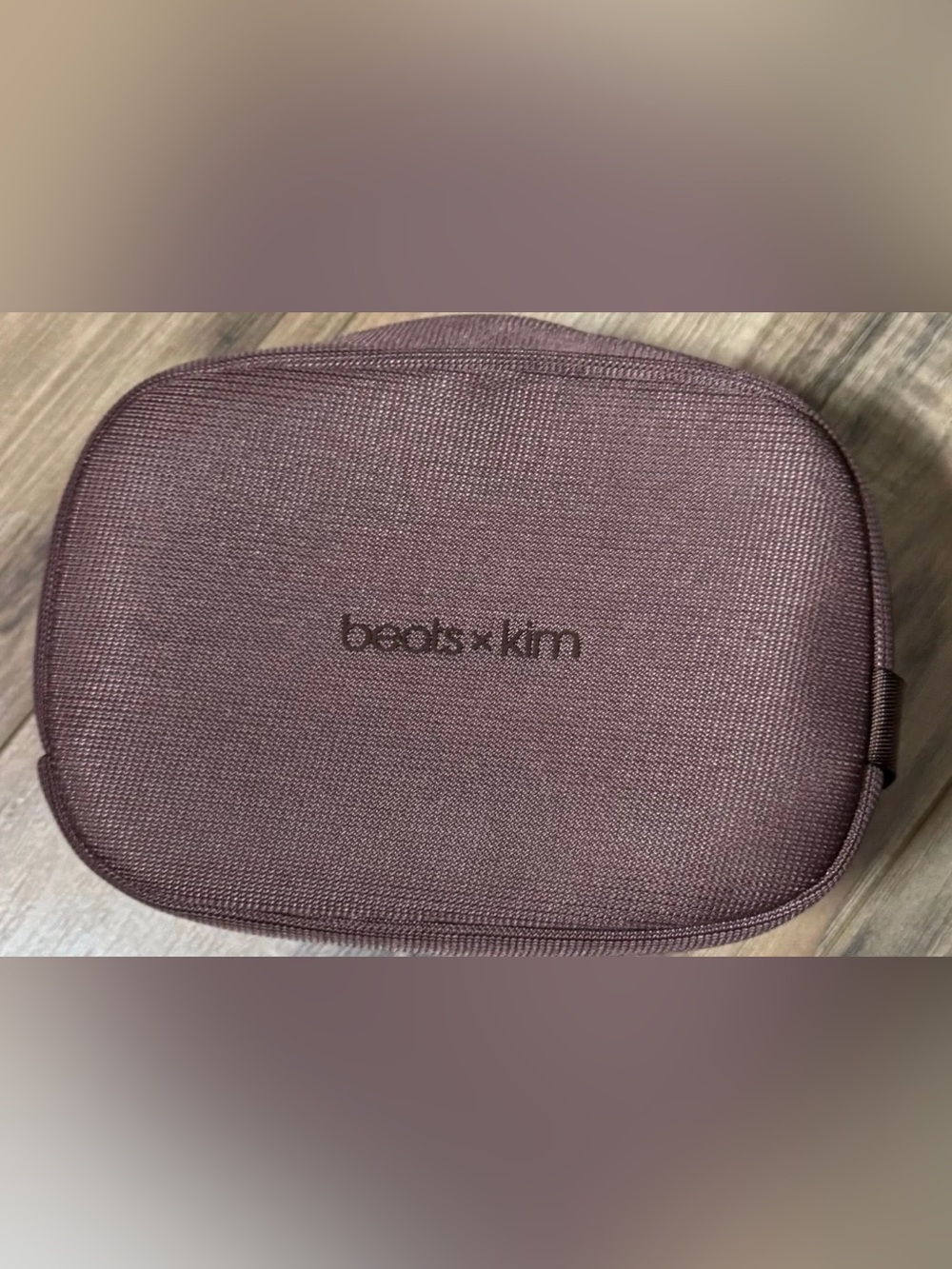 Beats Skims case and charger